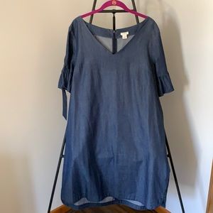 Lightweight denim v-neck dress
